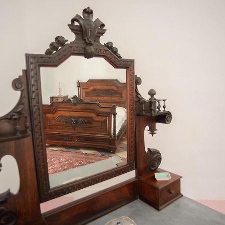 Palazzo Introna Bed & Breakfast Mola di Bari Exterior foto