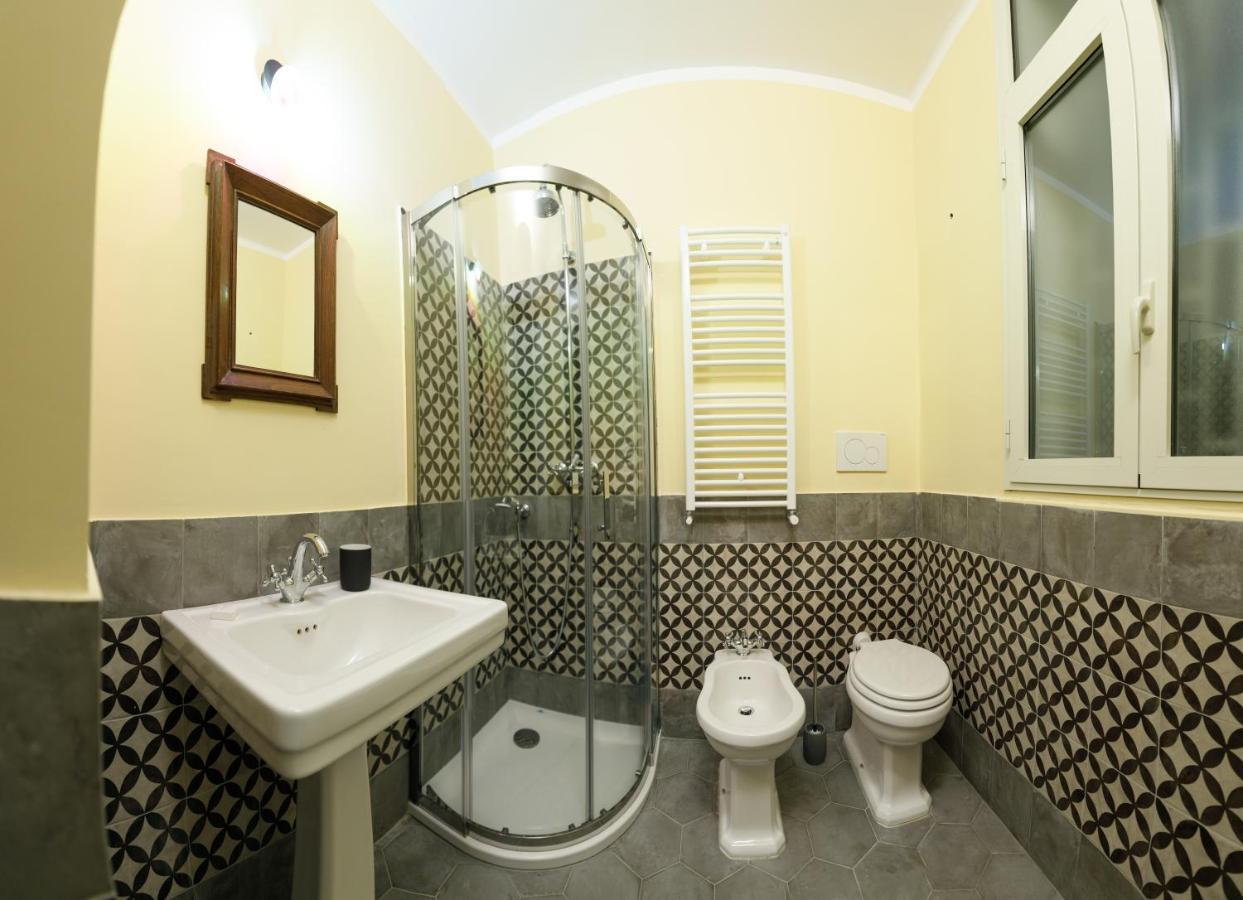 Palazzo Introna Bed & Breakfast Mola di Bari Exterior foto