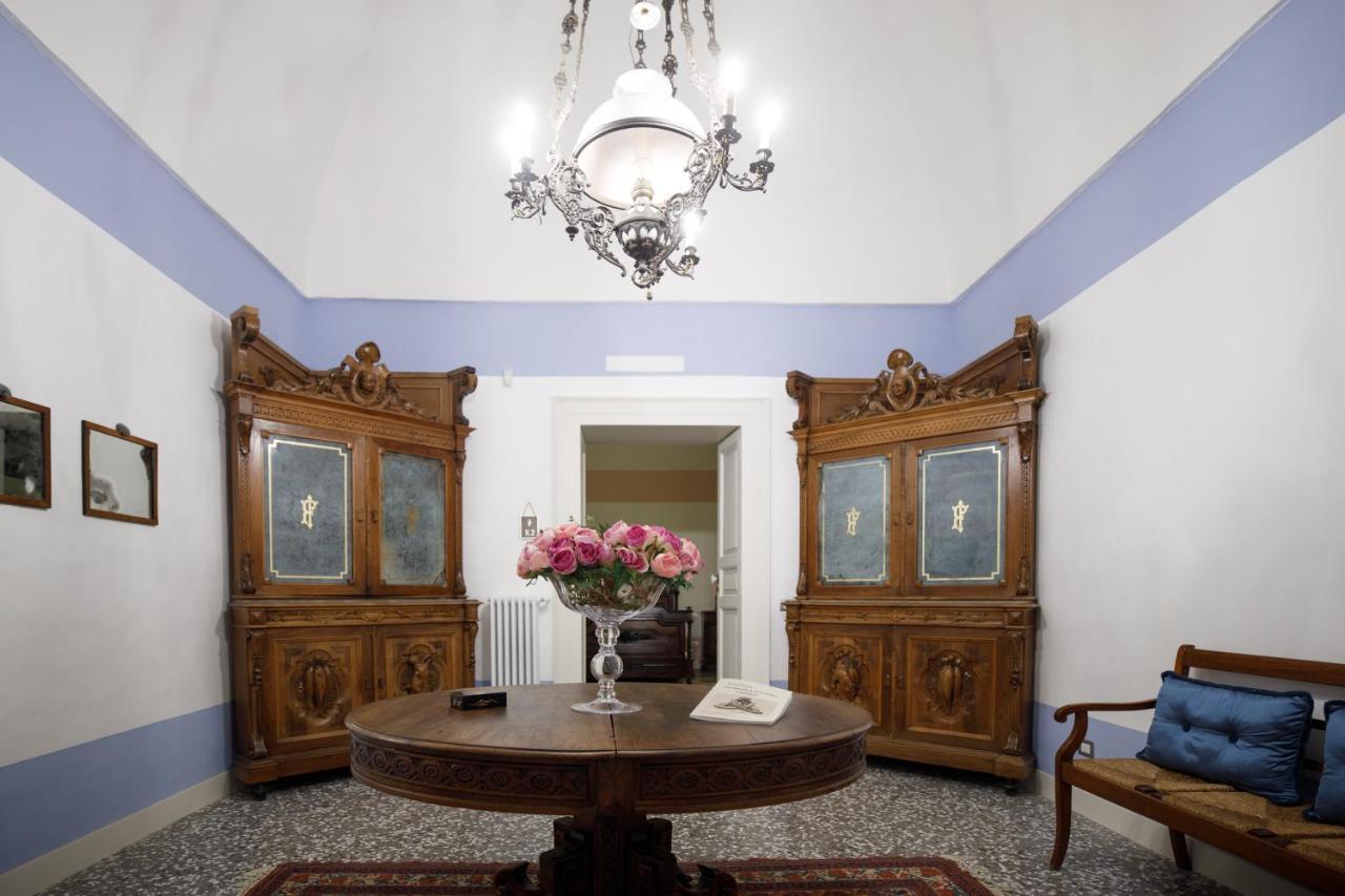 Palazzo Introna Bed & Breakfast Mola di Bari Exterior foto