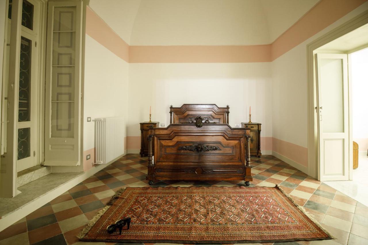Palazzo Introna Bed & Breakfast Mola di Bari Exterior foto