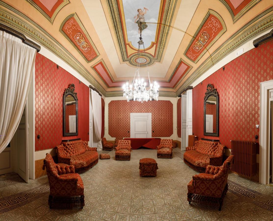 Palazzo Introna Bed & Breakfast Mola di Bari Exterior foto