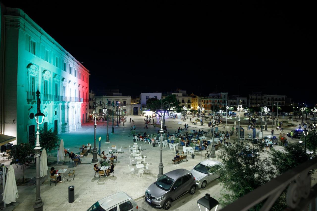 Palazzo Introna Bed & Breakfast Mola di Bari Exterior foto