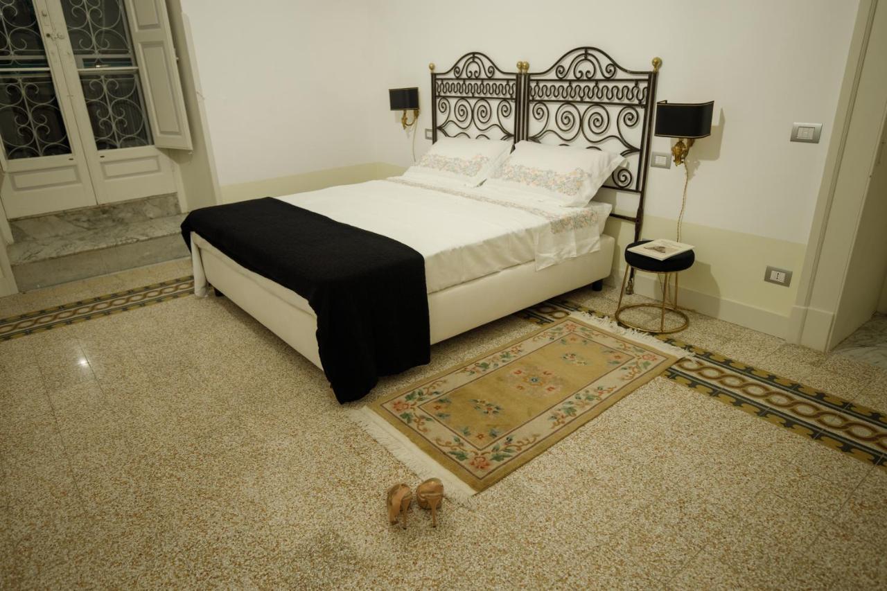 Palazzo Introna Bed & Breakfast Mola di Bari Exterior foto