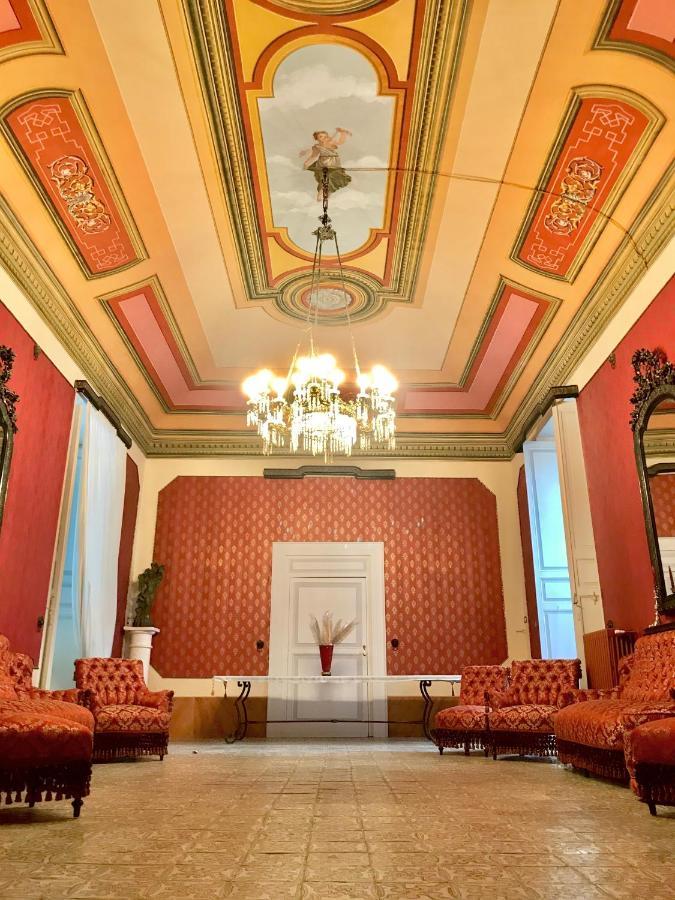 Palazzo Introna Bed & Breakfast Mola di Bari Exterior foto