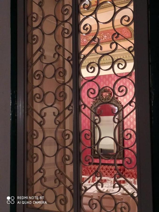 Palazzo Introna Bed & Breakfast Mola di Bari Exterior foto