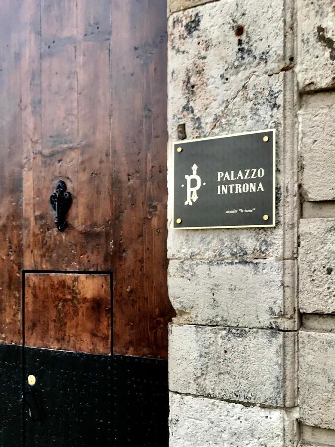 Palazzo Introna Bed & Breakfast Mola di Bari Exterior foto